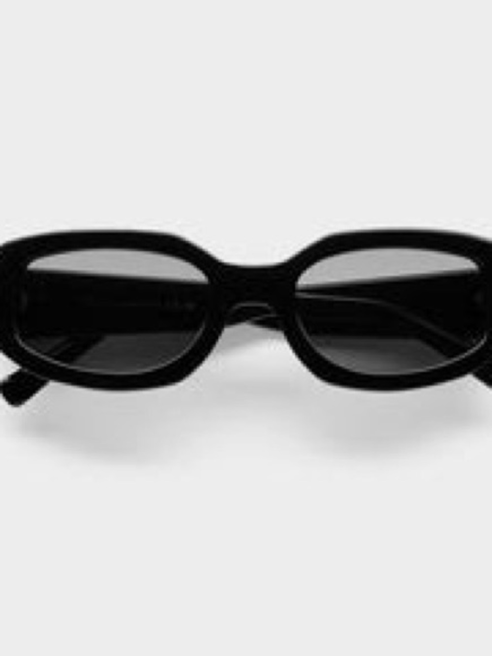 VEHLA Black Oval Women's Sunglasses